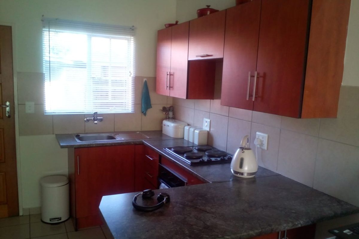 2 bed Ground floor unit with Private Garden - Photo 2