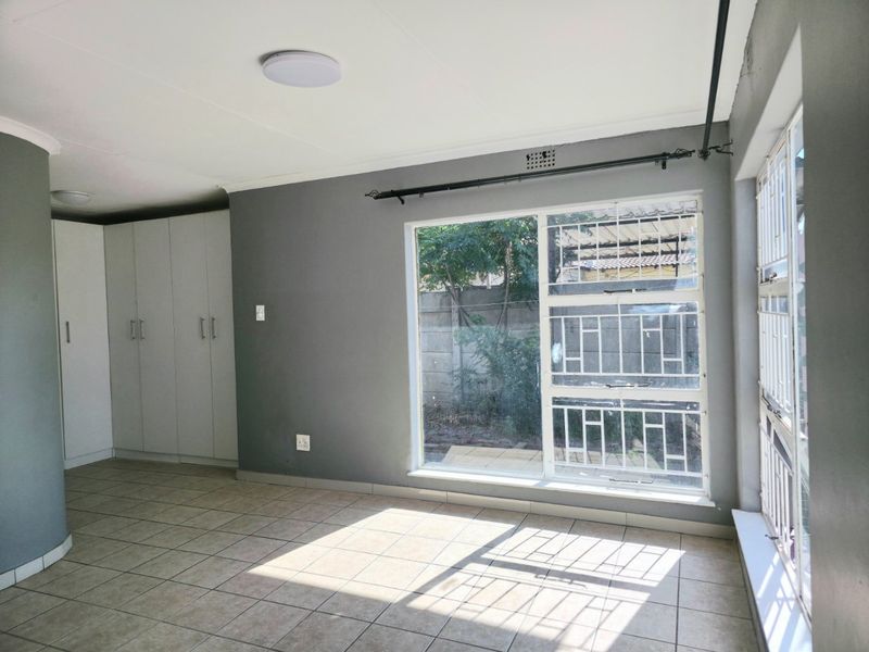 2 bedroom 1 bathroom Cottage for rent. - Photo 6