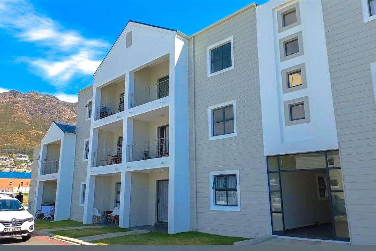 Modern Apartment Living | Well-Priced in Seascape Mews ON SHOW BY APPOINTMENT  - Photo 3