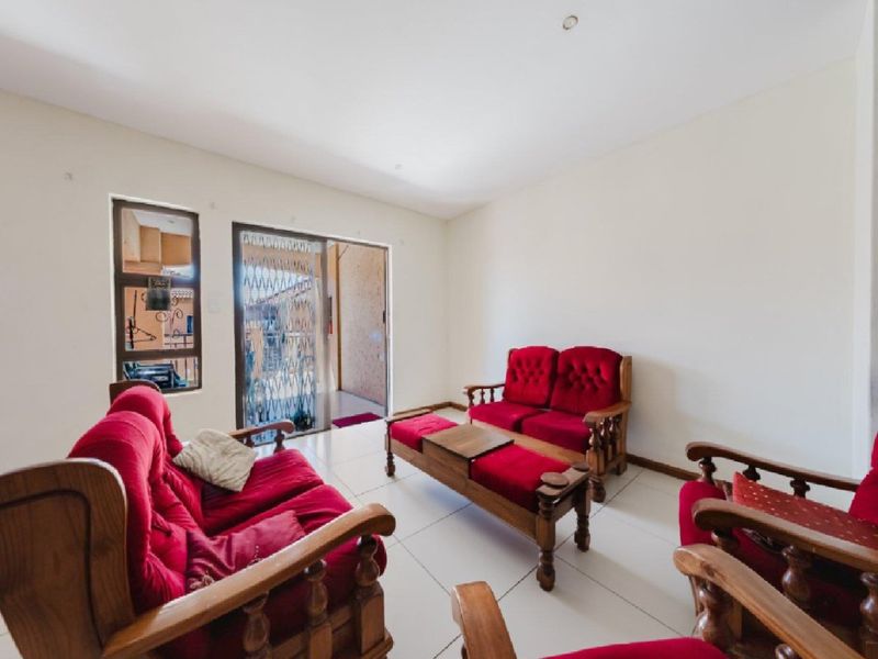 Stylish & Spacious 3-Bedroom Townhouse – Perfect for Modern Living! - Photo 8