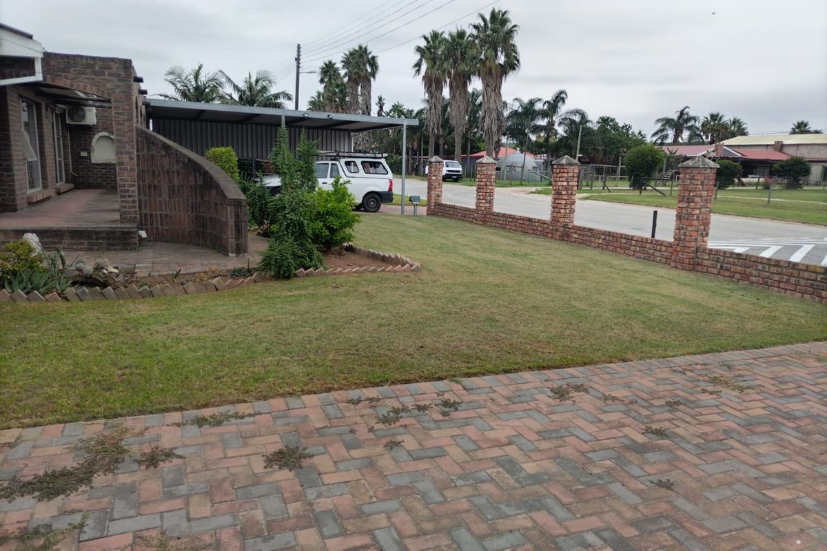 Low maintenance facebrick family home for sale!  - Photo 4