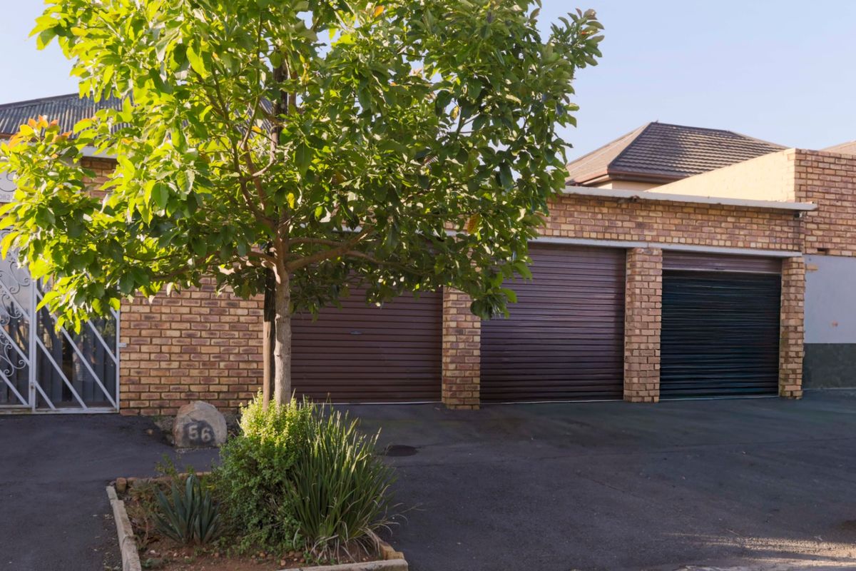 Spacious Home with Flatlet, Salon & Excellent Investment Opportunity - Photo 2