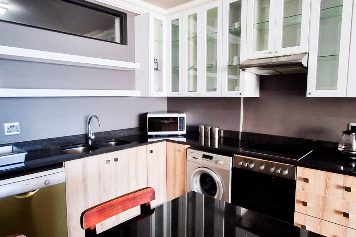 2 Bedroom Beach-front luxury at Diaz Beach - Photo 3