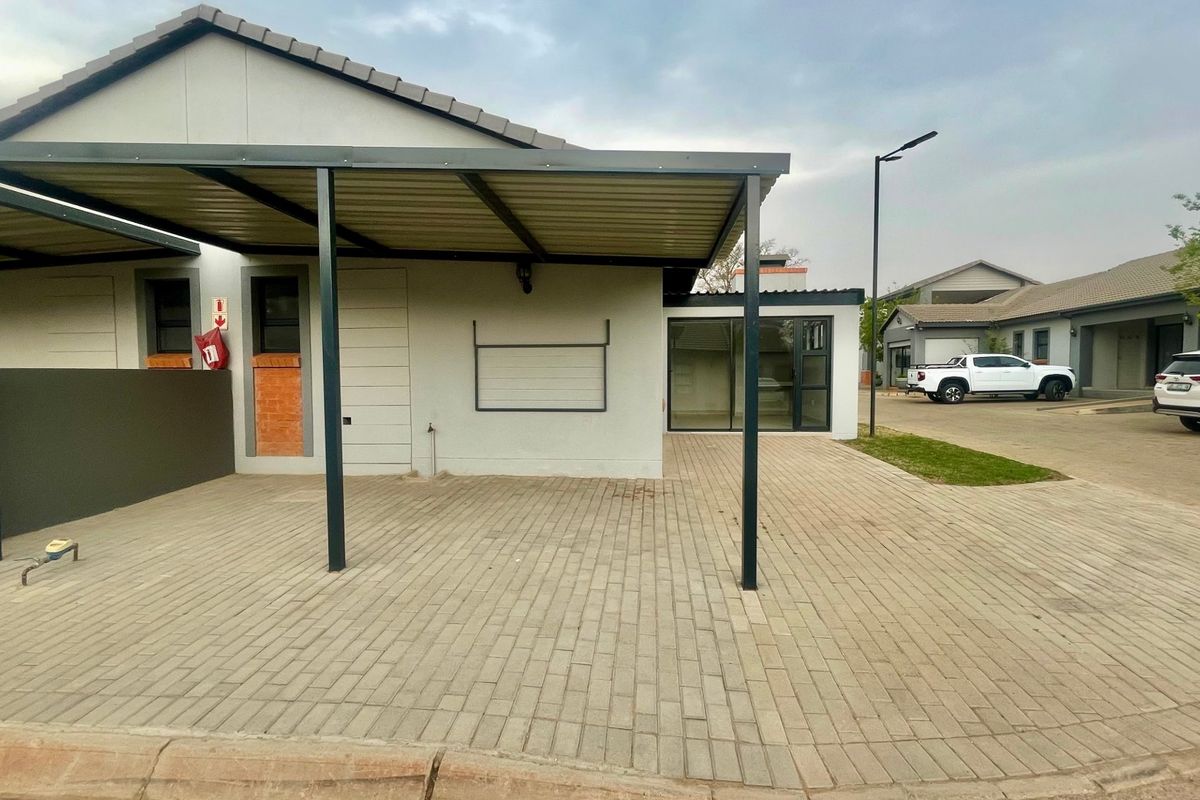 1 Bedroom Townhouse in Melodie - Photo 2