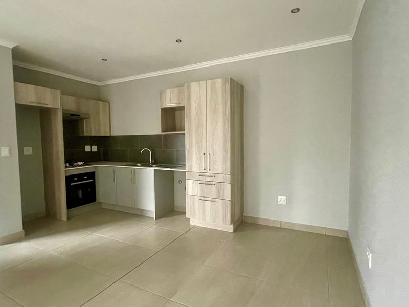 1 Bedroom Townhouse in Melodie - Photo 6