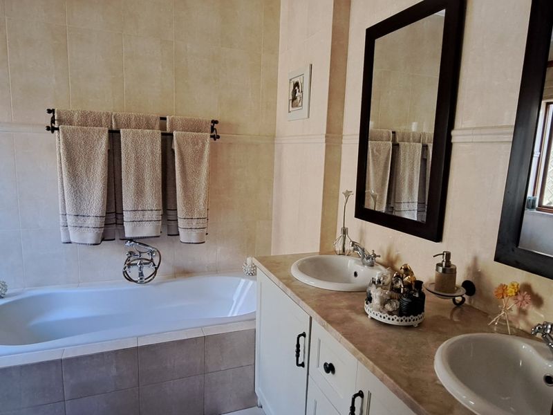 This beautiful, modern family home truly has it all.  - Photo 7