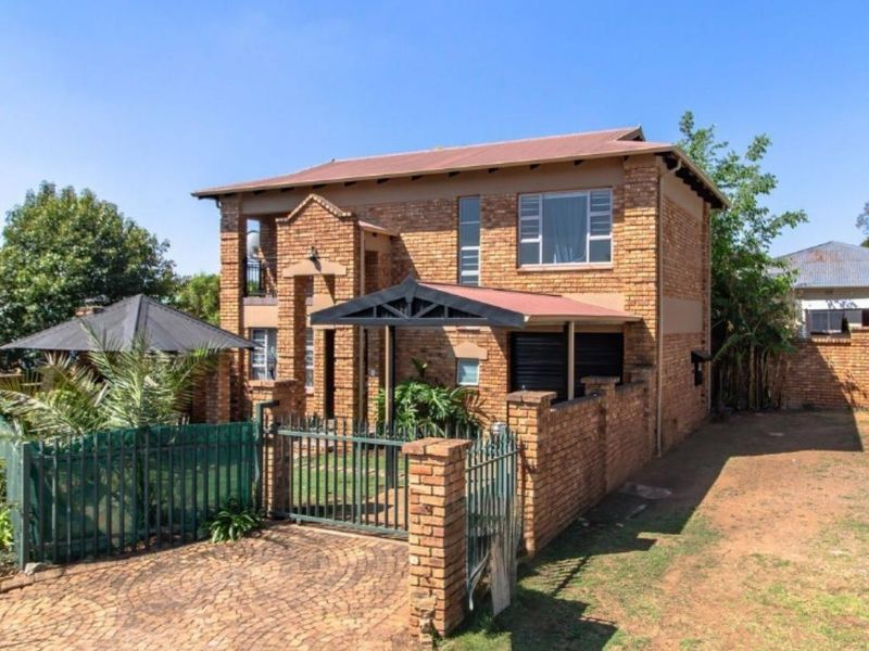 Charming Double-Story Home - Photo 5