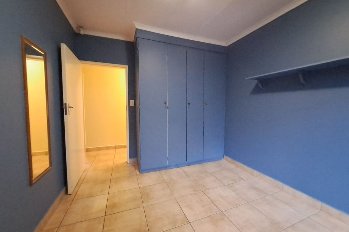 Spacious Four Bedroom Townhouse in Wonderboom - Photo 3