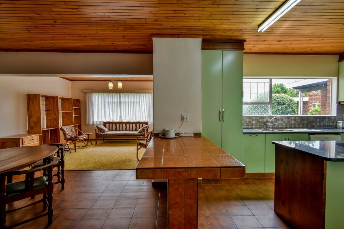 Spacious Family Home in Wonderboom Area - Photo 2