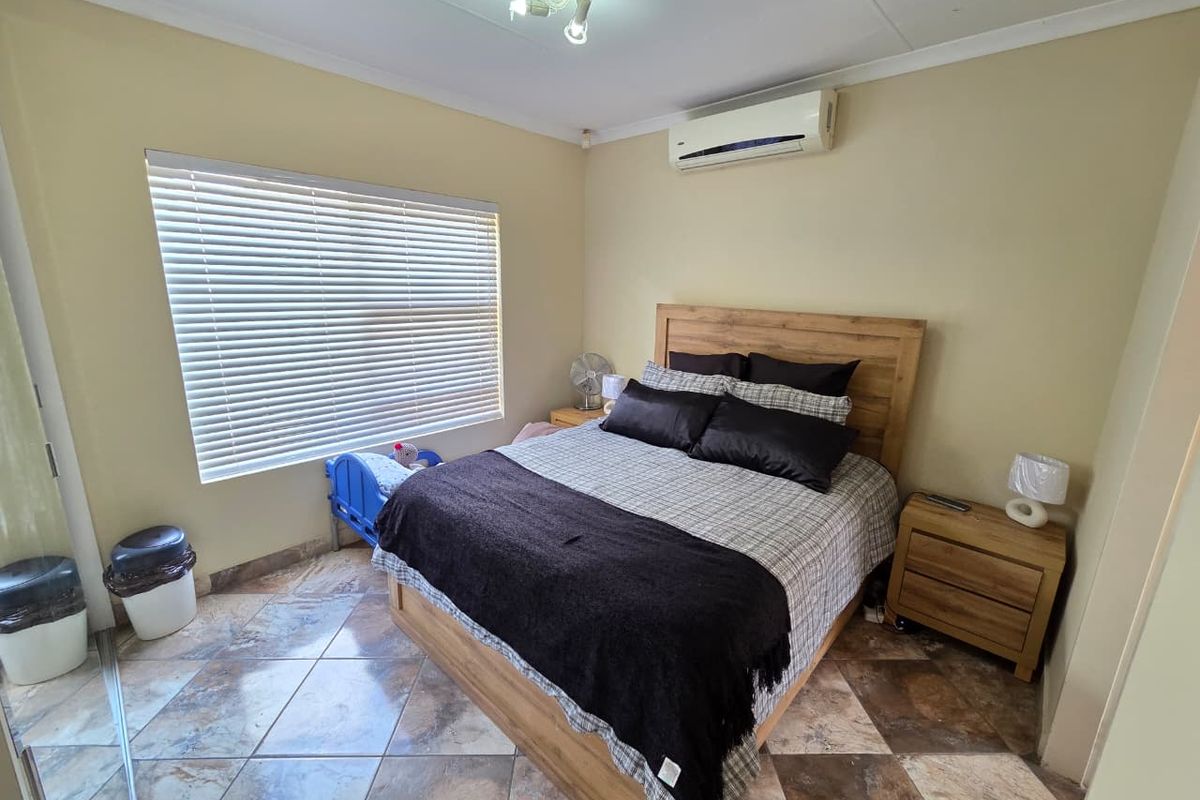 Secure Estate Living With Entertainment Features - Photo 4