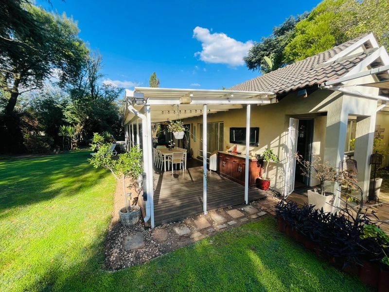 2 Bedroom Family Home for Sale in Olivedale - Photo 8