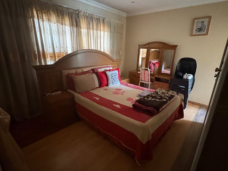 3 BEDROOM , 2 BATHROOM, FLATLETT AND TUCK SHOP - Photo 9