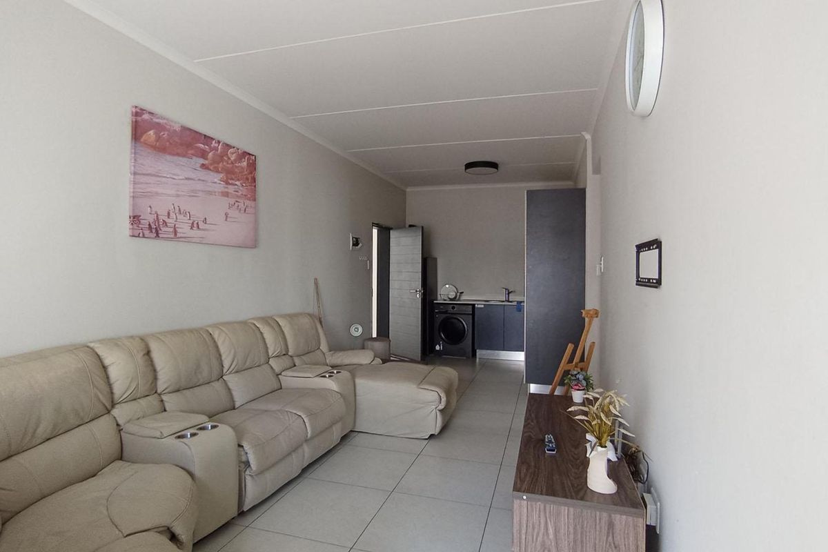 Modern 2-Bed, 2-Bath Apartment in 93 on New – Prime Midrand Living! - Photo 5