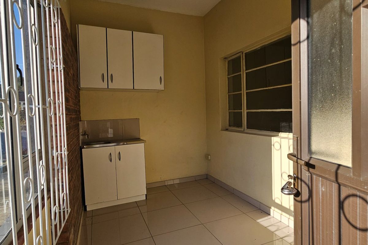 2 Bedroom Apartment to let in Stanger Central  - Photo 3