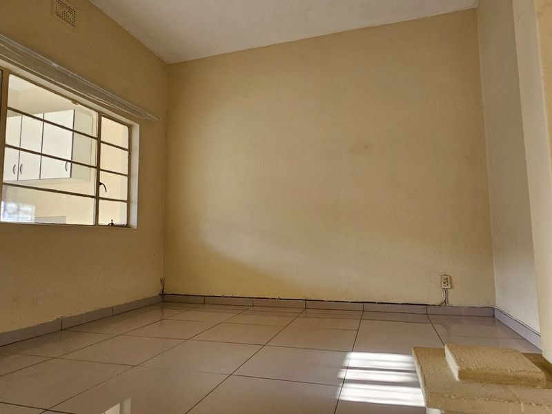 2 Bedroom Apartment to let in Stanger Central  - Photo 6