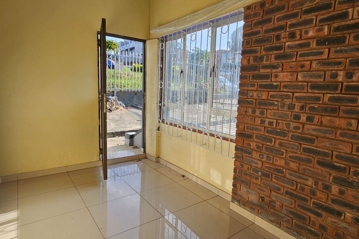 2 Bedroom Apartment to let in Stanger Central  - Photo 4