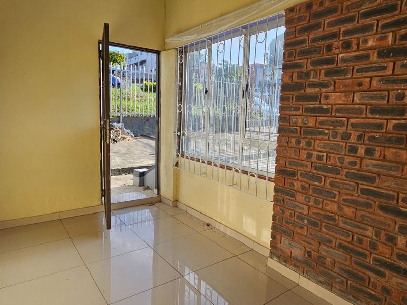 2 Bedroom Apartment to let in Stanger Central  - Photo 4