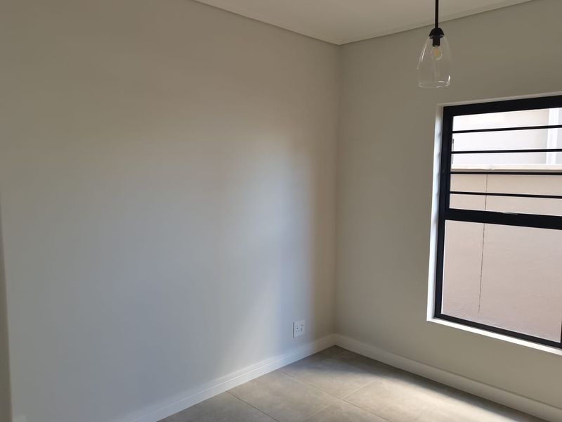 Modern 3 Bedroom Garden Apartment to rent in Munyaka Waterfall City Midrand  - Photo 8