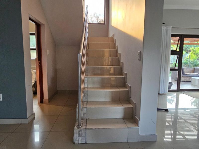 Modern Family Abode  - Photo 10