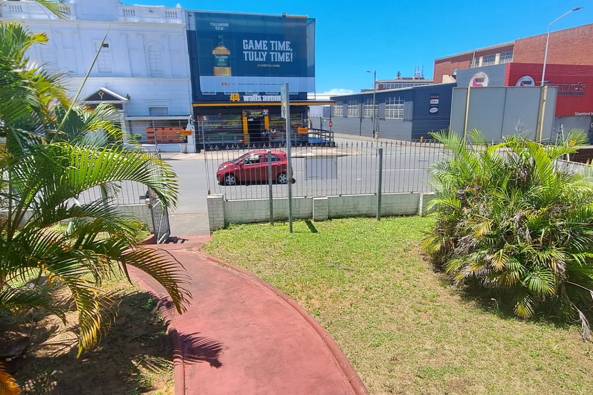 Prime Branding Opportunity | Massive Street Frontage | Windermere/Stamford Hill - Photo 4