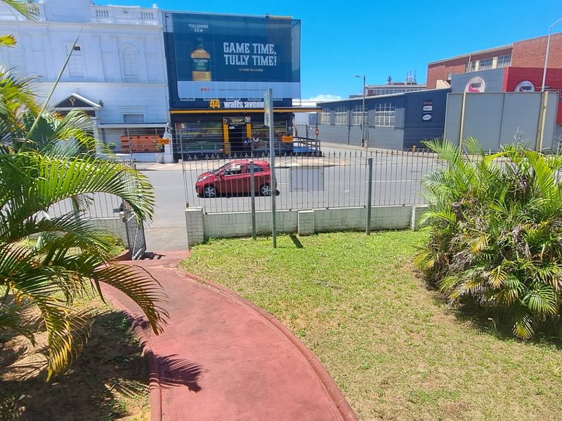 Prime Branding Opportunity | Massive Street Frontage | Windermere/Stamford Hill - Photo 4