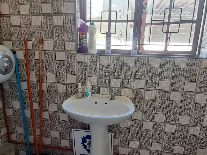 Prime Branding Opportunity | Massive Street Frontage | Windermere/Stamford Hill - Photo 10