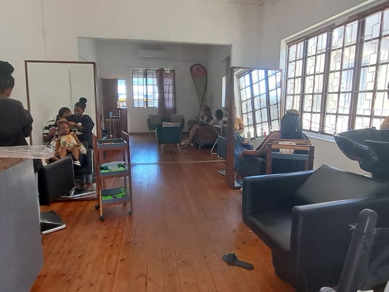 Prime Branding Opportunity | Massive Street Frontage | Windermere/Stamford Hill - Photo 9