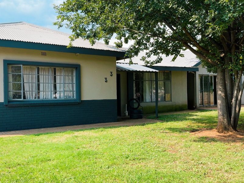 Prime position and flatlet in Three Rivers - Photo 3