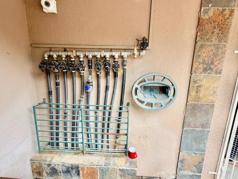 4 Bedroom House for sale in Stilfontein  - Photo 9