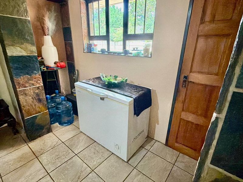 4 Bedroom House for sale in Stilfontein  - Photo 6