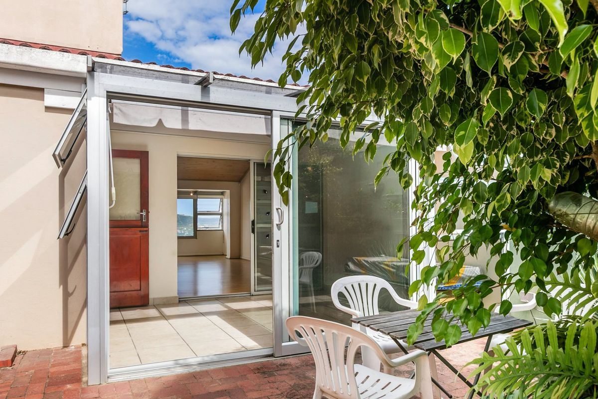 Uncomplicated Pet Friendly complex with beautiful views through the Heads.  - Photo 3