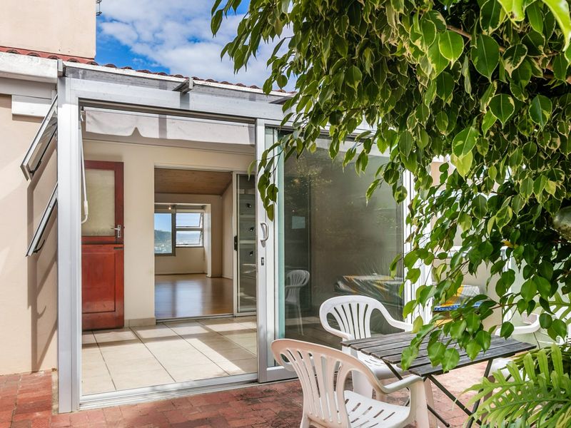 Uncomplicated Pet Friendly complex with beautiful views through the Heads.  - Photo 3