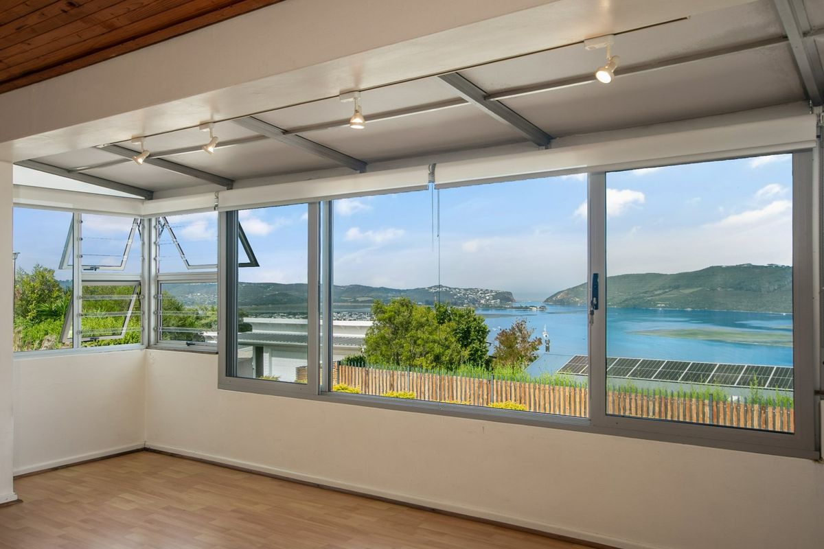 Uncomplicated Pet Friendly complex with beautiful views through the Heads.  - Photo 4