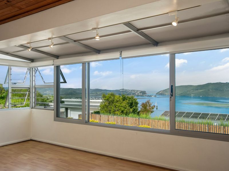 Uncomplicated Pet Friendly complex with beautiful views through the Heads.  - Photo 4