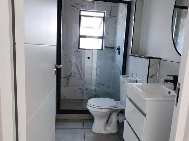 Property Description – 2 Bedroom, 2 Bathroom Apartment in Munyaka Lifestyle Estate - Photo 5