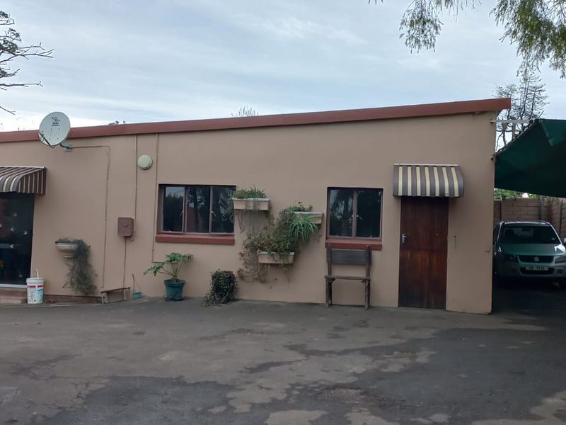 Spacious Family Home with Granny Flat in Camperdown - Photo 2