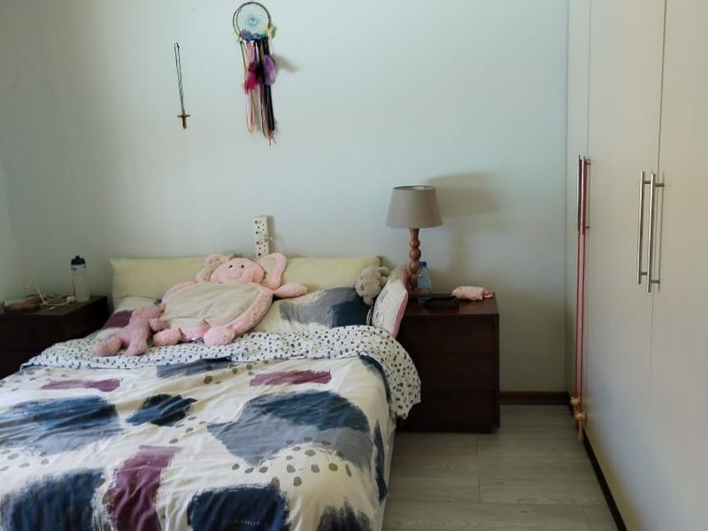 Spacious Family Home with Granny Flat in Camperdown - Photo 3