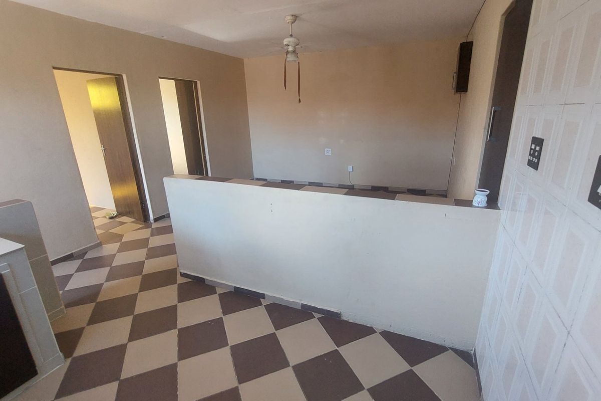 Basement for rent in Arena Park - Photo 4