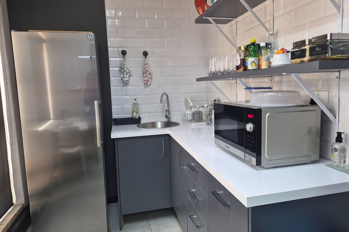 Immaculate Ground Floor Office Suite in Prestigious Bryanston Gate Office Park - Photo 5