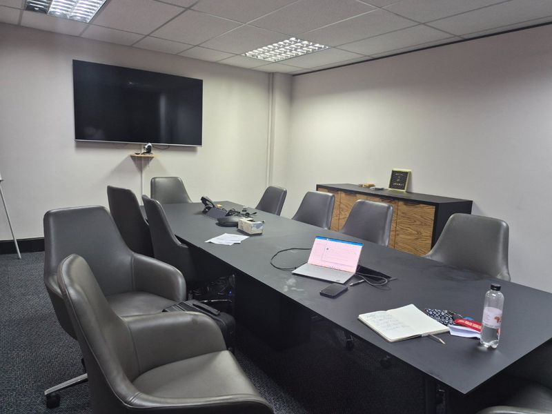 Immaculate Ground Floor Office Suite in Prestigious Bryanston Gate Office Park - Photo 9