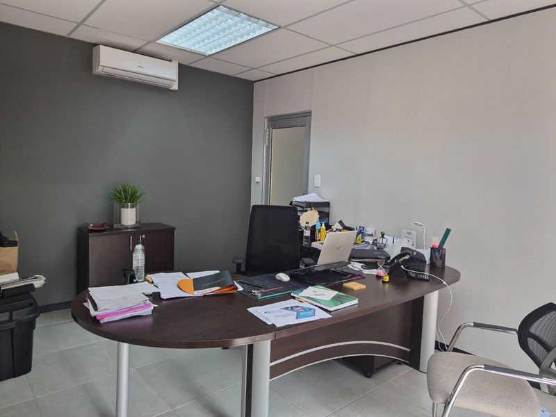 Immaculate Ground Floor Office Suite in Prestigious Bryanston Gate Office Park - Photo 6