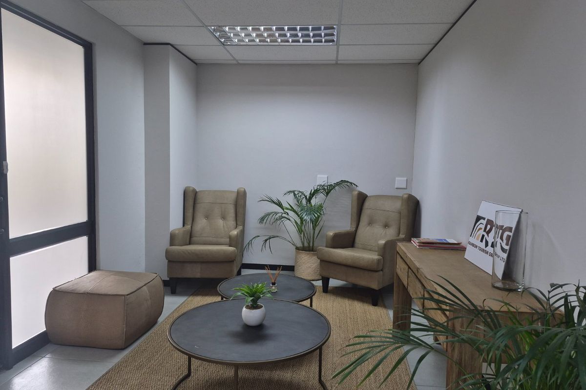 Immaculate Ground Floor Office Suite in Prestigious Bryanston Gate Office Park - Photo 3