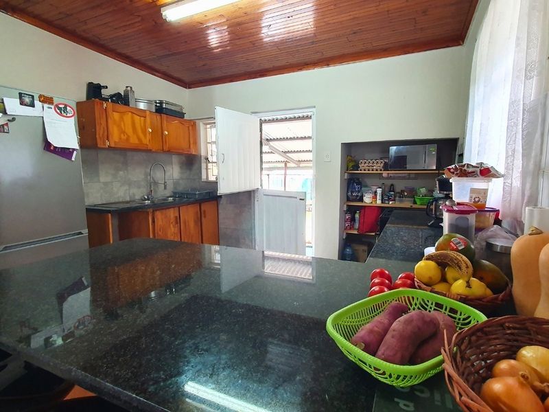 Well-Built Home with Modern Updates in Albertinia - Photo 5