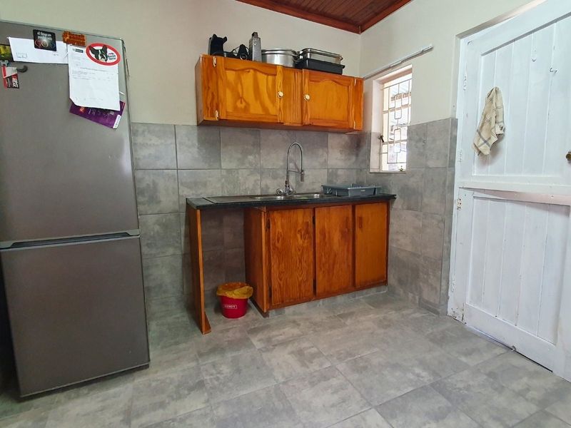 Well-Built Home with Modern Updates in Albertinia - Photo 9