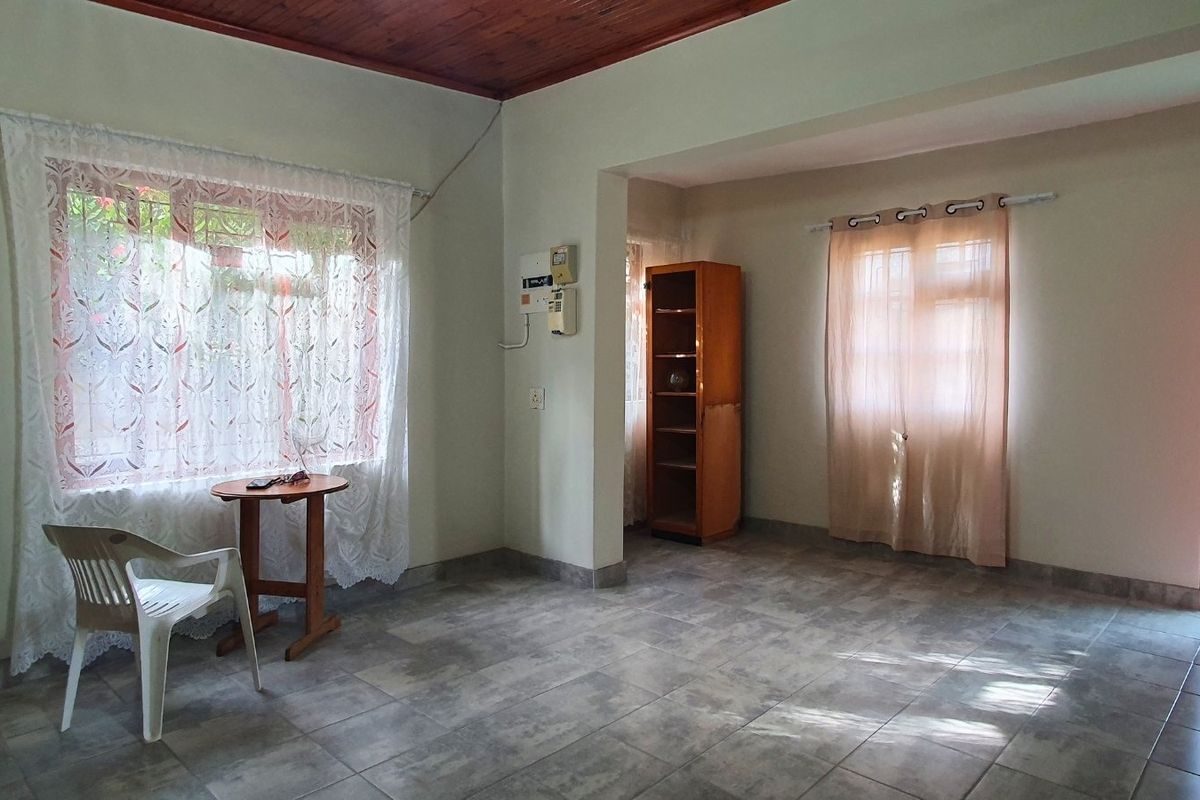 Well-Built Home with Modern Updates in Albertinia - Photo 4