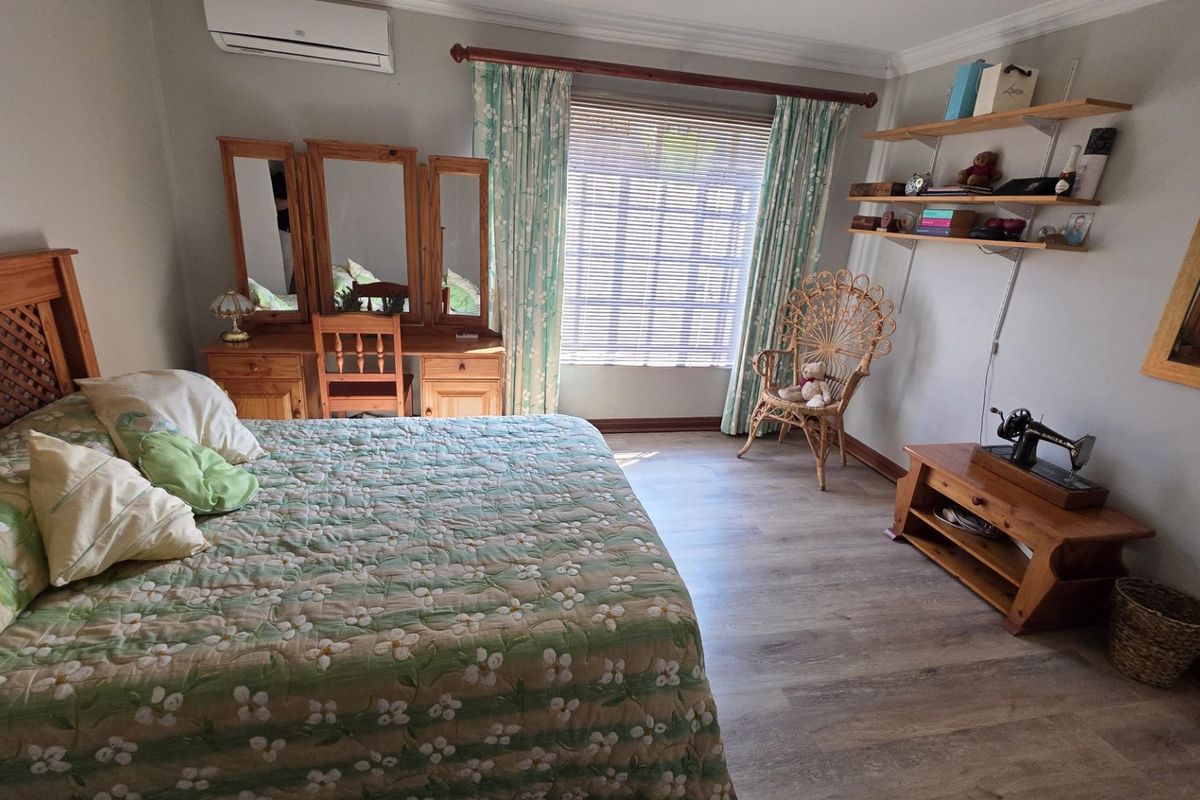 Spacious Modern Family Home In Montana Tuine - Photo 2