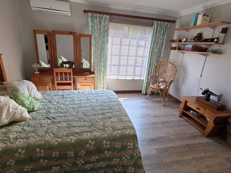 Spacious Modern Family Home In Montana Tuine - Photo 2