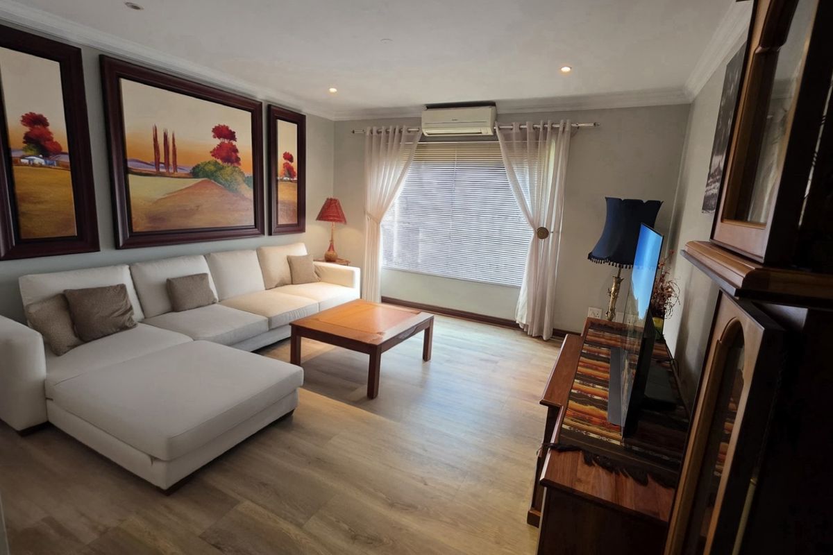 Spacious Modern Family Home In Montana Tuine - Photo 3