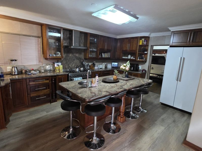 Spacious Modern Family Home In Montana Tuine - Photo 7