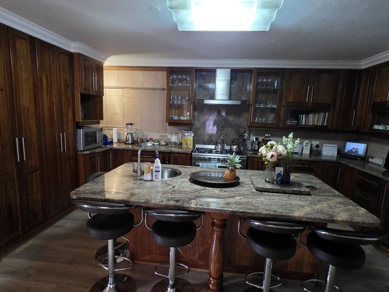 Spacious Modern Family Home In Montana Tuine - Photo 8